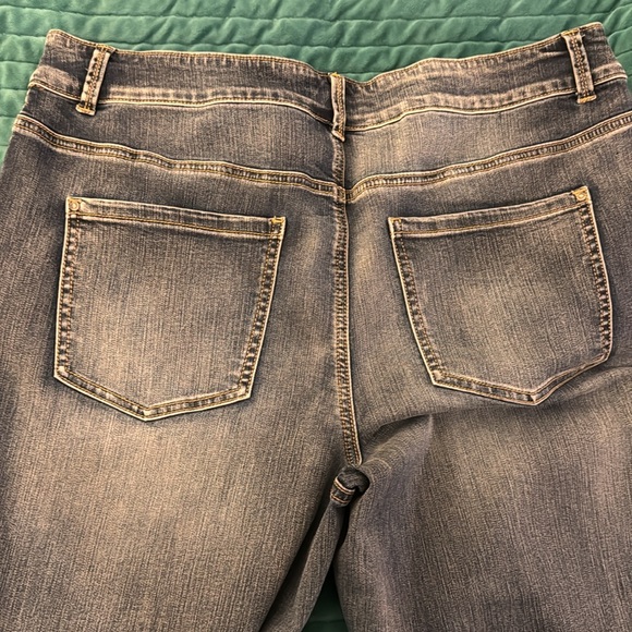 Maurice’s Distressed Denim Jeans - Picture 4 of 4